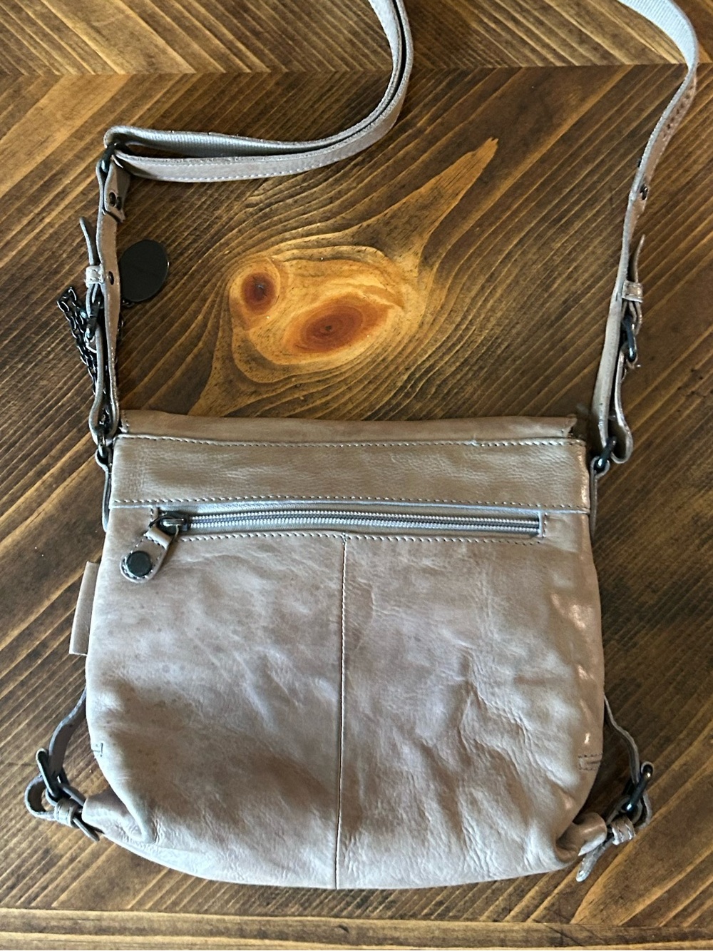 AUNTS & UNCLES Mrs Pie Puff Crossbody - Picture 4 of 16